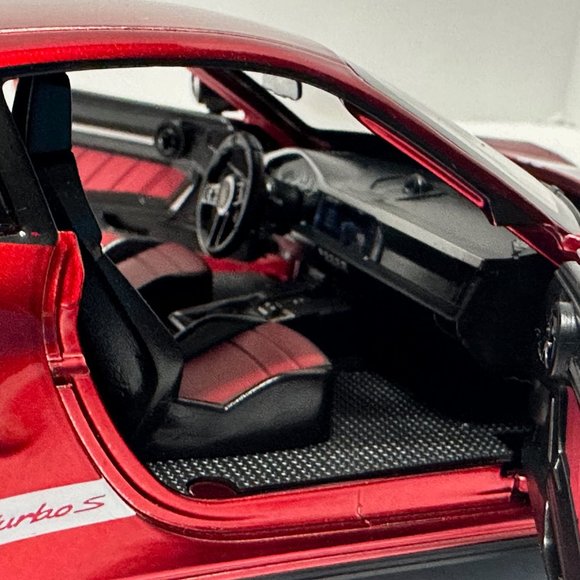 1:24 2020 Porsche 911 Turbo S Diecast With Headlight & Tailight LEDS Red - Picture 6 of 9